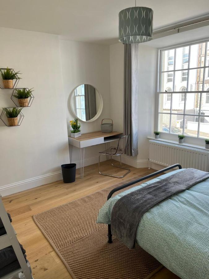 Lovely 1 Bed Flat *Free Parking* Hoe/Barbican Plymouth Exterior photo
